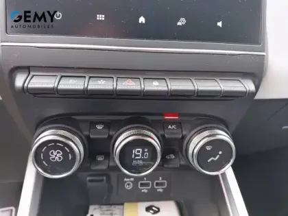 Photo 42 Renault Clio  E-Tech full hybrid 145