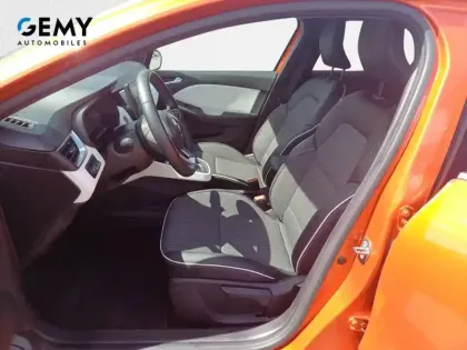 Photo 8 Renault Clio  E-Tech full hybrid 145