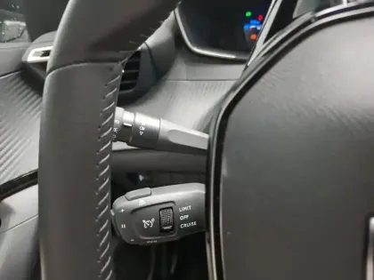 Photo 18 Peugeot 2008  100 S&S BVM6