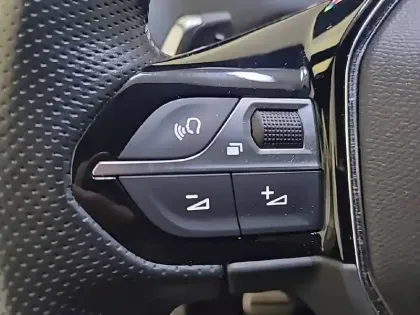 Photo 12 Peugeot 3008  Hybrid 225 e-EAT8