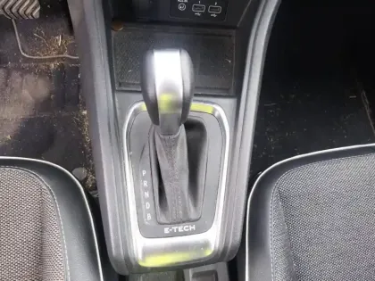 Photo 12 Renault Captur  E-Tech full hybrid 145