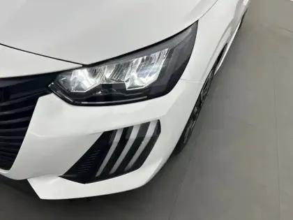 Photo 15 Peugeot 208  PureTech 75 S&S BVM5