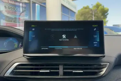 Photo 18 Peugeot 3008  Hybrid 225 e-EAT8