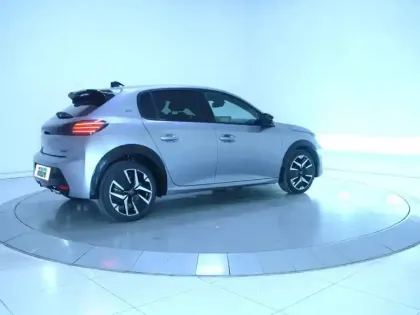 Photo 25 Peugeot 208  Hybrid 145 ch e-DCS6