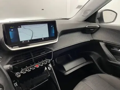 Photo 14 Peugeot 2008  PureTech 100 S&S BVM6