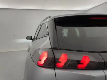 Photo 19 Peugeot 2008  PureTech 100 S&S BVM6