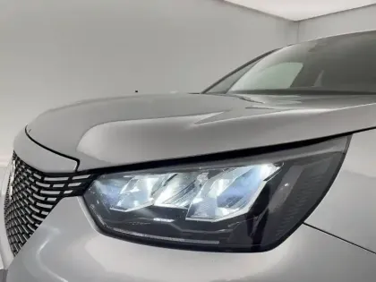Photo 10 Peugeot 2008  PureTech 100 S&S BVM6