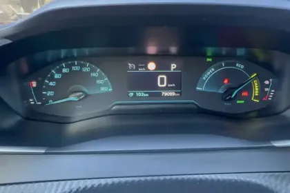 Photo 13 Peugeot 208  Electrique 50 kWh 136ch