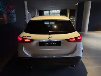 Photo 18 Mercedes GLA  180 7G-DCT