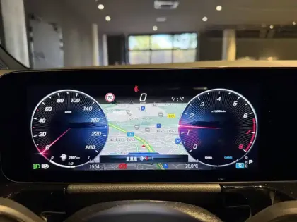 Photo 9 Mercedes GLA  180 7G-DCT