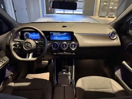 Photo 5 Mercedes GLA  180 7G-DCT