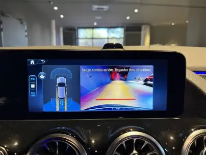 Photo 14 Mercedes GLA  180 7G-DCT