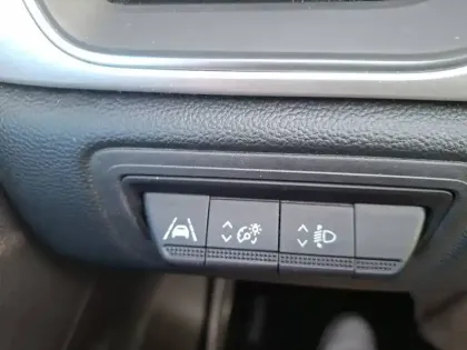 Photo 43 Renault Captur  E-Tech full hybrid 145