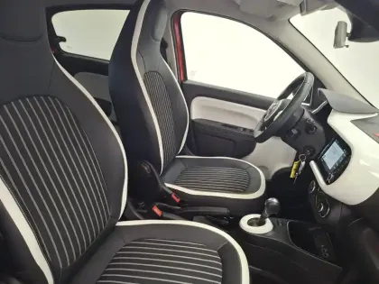 Photo 29 Renault Twingo  III E-Tech