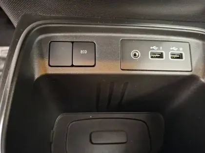 Photo 42 Renault Twingo  III E-Tech