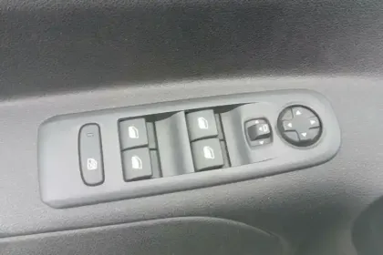 Photo 33 Opel Combo  Life L1H1 1.5 Diesel 100 ch Start/Stop