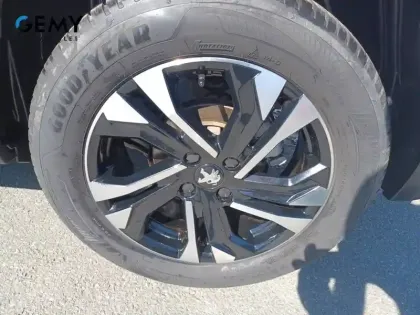Photo 10 Peugeot 2008  PureTech 130 S&S EAT8