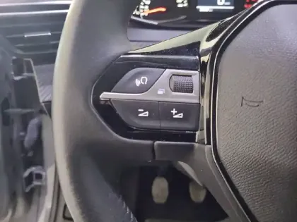 Photo 46 Peugeot 208  PureTech 75 S&S BVM5