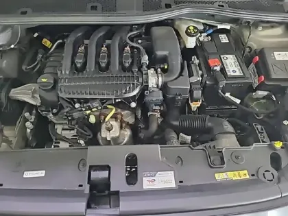 Photo 34 Peugeot 208  PureTech 75 S&S BVM5
