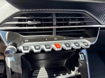 Photo 19 Peugeot 208  PureTech 75 S&S BVM5