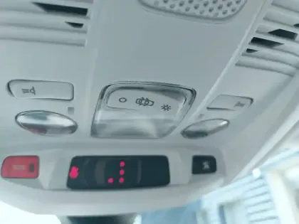 Photo 19 Peugeot 3008  Hybrid 225 e-EAT8
