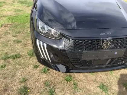 Photo 15 Peugeot 208  Turbo 100 ch BVM6