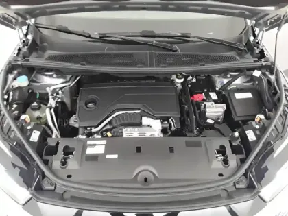 Photo 21 Peugeot 5008  Hybrid 136 e-DCS6