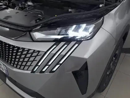Photo 15 Peugeot 5008  Hybrid 136 e-DCS6