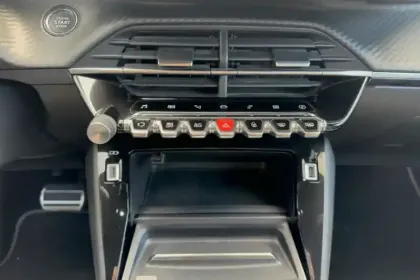 Photo 20 Peugeot 208  Electrique 50 kWh 136ch