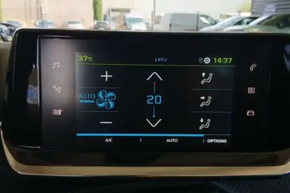 Photo 16 Peugeot 208  Electrique 50 kWh 136ch