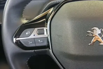 Photo 22 Peugeot 208  Electrique 50 kWh 136ch