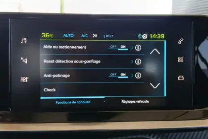 Photo 29 Peugeot 208  Electrique 50 kWh 136ch