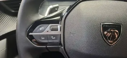 Photo 23 Peugeot 2008  Hybrid 145 e-DCS6