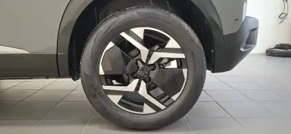 Photo 11 Peugeot 2008  Hybrid 145 e-DCS6