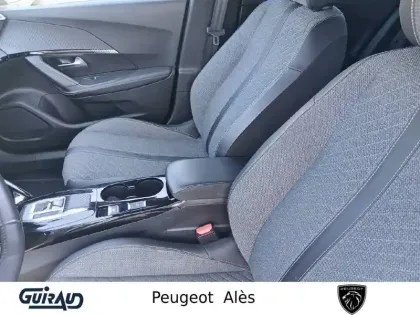 Photo 8 Peugeot 2008  PureTech 130 S&S EAT8