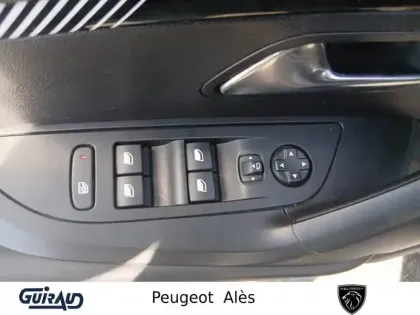Photo 11 Peugeot 2008  PureTech 130 S&S EAT8