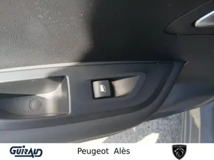 Photo 12 Peugeot 2008  PureTech 130 S&S EAT8