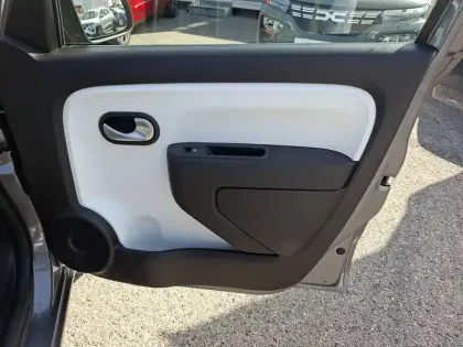 Photo 13 Renault Twingo  III E-Tech