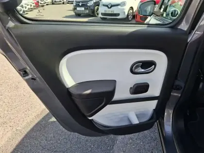 Photo 18 Renault Twingo  III E-Tech