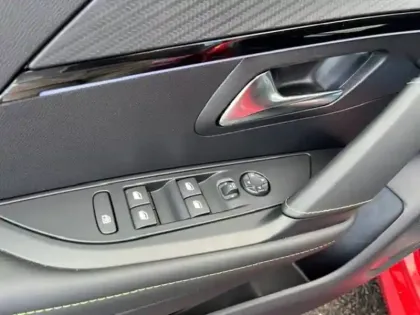Photo 16 Peugeot 208  Hybrid 100 e-DCS6