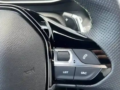 Photo 14 Peugeot 208  Hybrid 100 e-DCS6