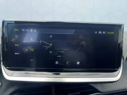Photo 8 Peugeot 208  Hybrid 100 e-DCS6