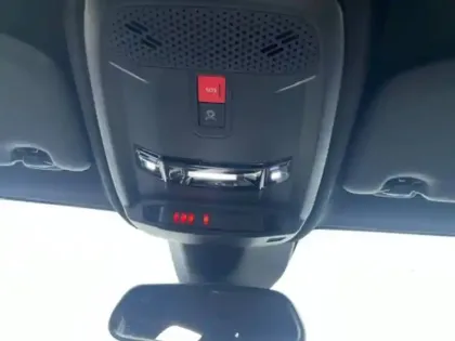 Photo 15 Peugeot 208  Hybrid 100 e-DCS6