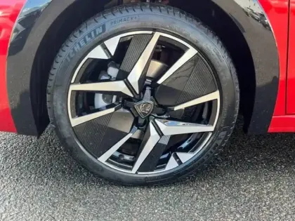 Photo 24 Peugeot 208  Hybrid 100 e-DCS6