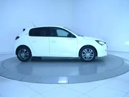 Photo 29 Peugeot 208  PureTech 75 S&S BVM5