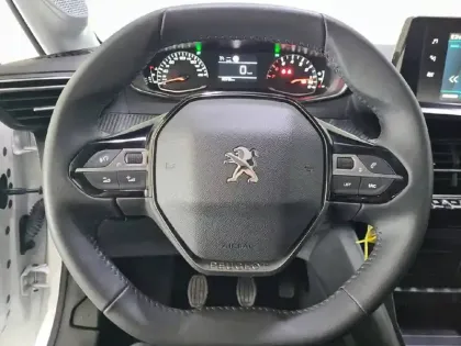 Photo 34 Peugeot 208  PureTech 75 S&S BVM5