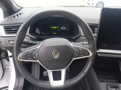 Photo 10 Renault Captur  E-Tech full hybrid 160 ch