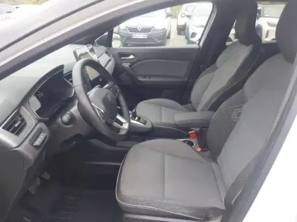 Photo 23 Renault Captur  E-Tech full hybrid 160 ch