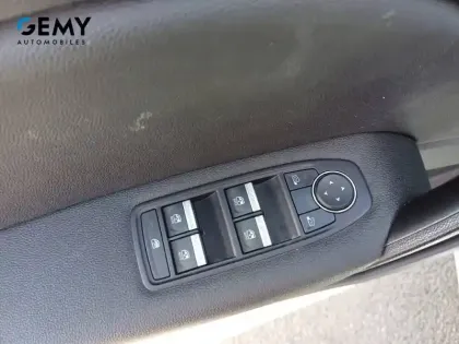 Photo 11 Renault Captur  TCe 140 - 21