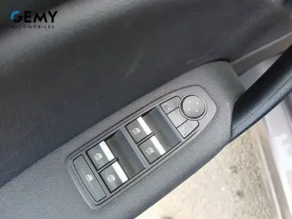 Photo 11 Renault Captur  E-Tech 145 - 21